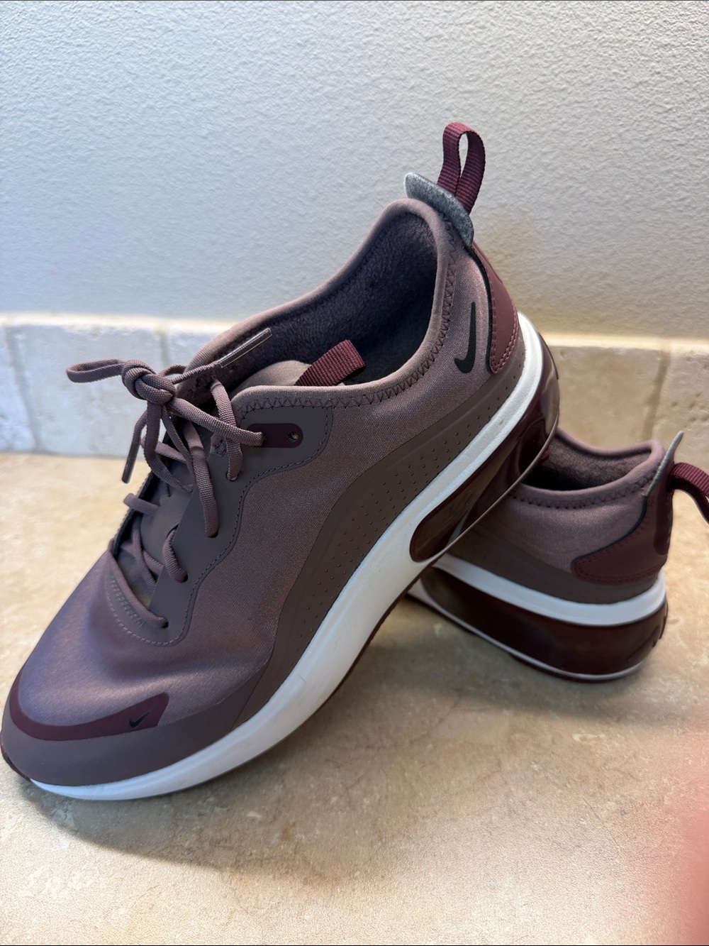 Nike Women's Athletic Sneakers in Dia Plum Eclipse Sz9